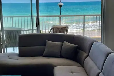Image de Beachfront 3-Bedroom Apartment with Breathtaking Views in Luquillo