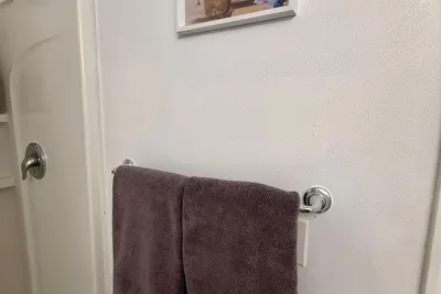 Image de Cozy and peaceful 2-bedrooms basement/apartment