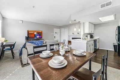 Image de Fresh 2br Escape with Pool and Fitness Amenities