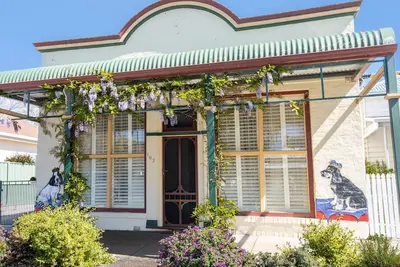 Image de @107 Home and Detached Office - Children and Pet friendly.