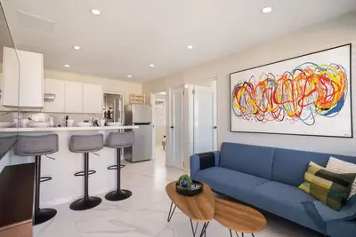 SunJoy No. 5 - Chic 2br Apartment Isla Verde