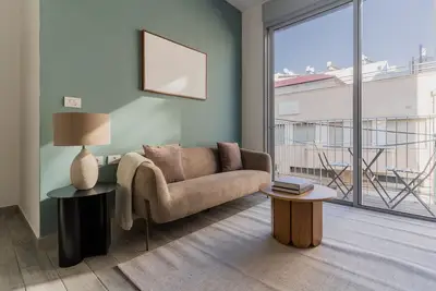 Image de Blueground | Florentine, Bright, 2 Balconies (Tlv-15)