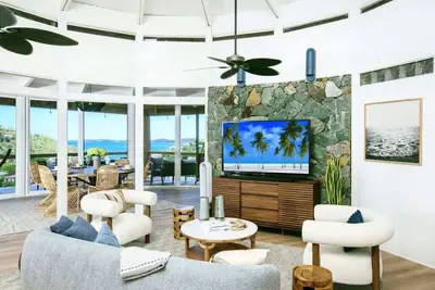 Image de Luxury Oceanview Villa Walk to Beach & Dining