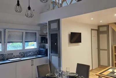 Image de A 10 minutes  du Mont Saint Michel : petite maison neuve.