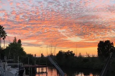 Image de Waterfront 2 bedroom 1 bath on a canal direct access to the Gulf