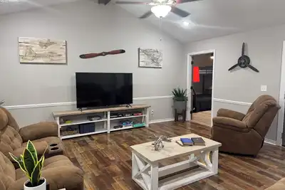 Image de Family & Game-Day Retreat – Near Msu & Bama! Tdy or Pcs - easy drive to base!