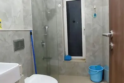 Image de 2-bedroom luxury apartment in a luxury society besides Nexus Grand Mall