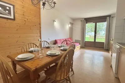Image de À 140m des pistes de ski, Rez-de-chaussée, terrasse, casier à ski, 38m², Flumet