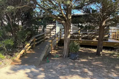 Image de Island Retreat in Lonelyville