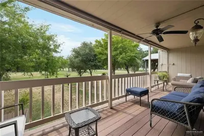 Image de Peaceful and Relaxing Golf Course Villa @ Highland Park