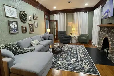 Image de The Corner Cottage--where vintage charm meets modern comfort. \nSleeps 6