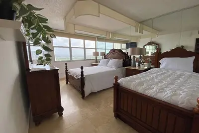 Image de Downtown Isla Verde Beachfront Tropical Apt wth Pool and Parking