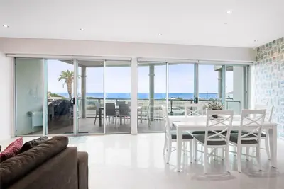 Image de Tidehouse—Scenic Esplanade Escape with Shared Pool