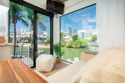 Image de Tiny Home in the heart of Broadbeach-River Views!