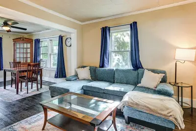 Image de 3 Mi to Dtwn Saginaw: Cozy Family Home w/ Yard!