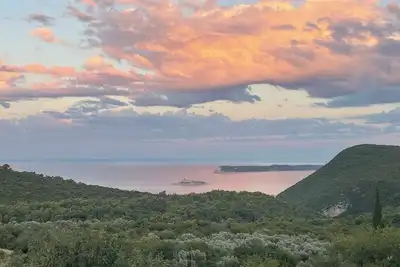 Image de Détendez-vous et réveillez-vous avec une vue sur la mer et le charme monténégrin