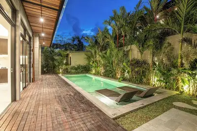 Coastal Chic – 5br Luxury Villa Canggu Beachside