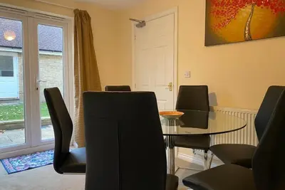Image de Warm & Cosy 4 Bed Cambridge House-Parking & Garden