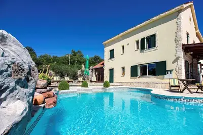 Image de The Hidden Village Treasure - Villa Olka