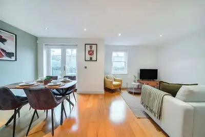 Image de 1 Bed/1 Bath & Free Parking | Central Windsor