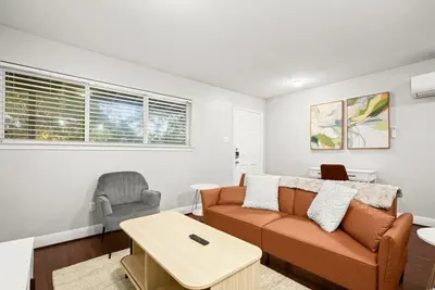 Image de Cozy & Modern • Parking • W/D • Near Downtown & Ut