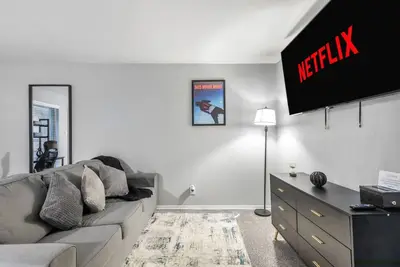 Image de Walk to At&T Stadium - Modern 1br Game Day Stay