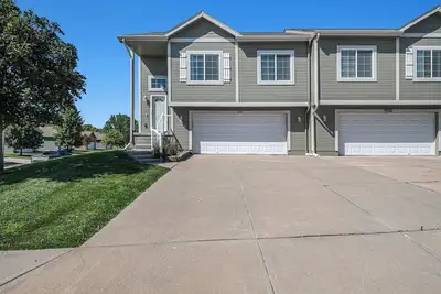 Image de West Omaha 3-bedroom townhome in quiet suburb; Near Millard, Gretna, & Elkhorn