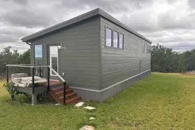 Image de Luxury Cabin -Glen Rose located near Fossil Rim. On 90 peaceful acres. 360 views