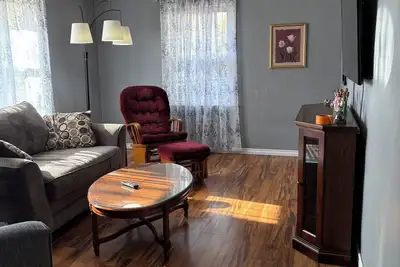 Image de Charming 2-bedroom house with a finished basement in wonderful Kalamazoo