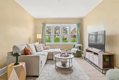 Image de 2 Full Homes on 1 Lot, Sleeps 16, Brady St Retreat