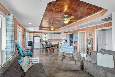Image de Charming 2-bedroom house in Cameron in the of community of Holly Beach