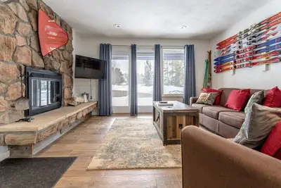 Image de Charming 2br Fraser Escape – Fireplace, Trails & Resort Nearby!