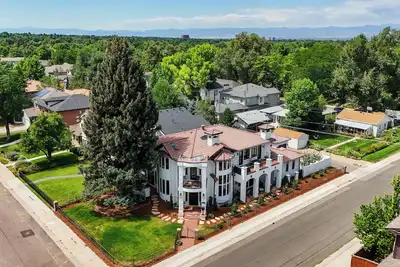 Image de Luxury Castle-Style Retreat in South Denver’s Exclusive Observatory Park