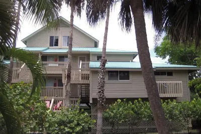 Image de Remote Island Retreat : Private Ferry, Private Pool, Private Beach