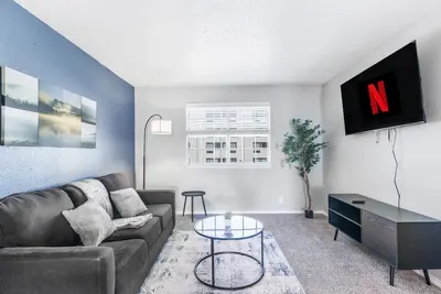 Image de Walk to At&T Stadium - Modern 1br Game Day Stay