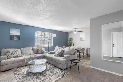 Image de Walk to At&T Stadium - Modern 2br Game Day Stay