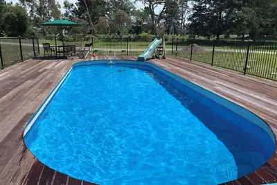 Image de Summer is almost here. Pool is open, spa, firepit and barbecue are ready for you