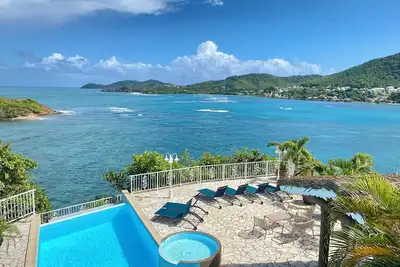 Image de 🌺 La villa KAÏBANA: Élégante Villa Vue Mer 180° • Piscine  • 5 Suites • Tartane