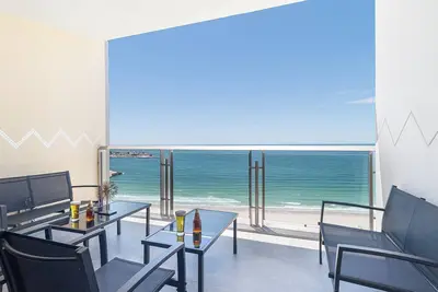Image de One 1402b Hotel Room: New Beachfront Resort, Style & Comfort
