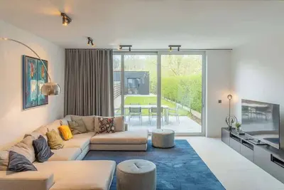 Image de Modern & Spacious House