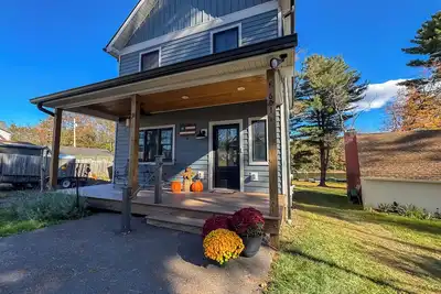 Image de S'more Memories: A cozy 5-bedroom lake cabin in Deep Creek Lake with hot tub.