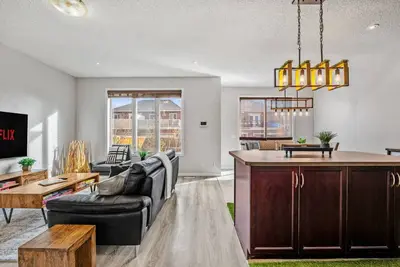 Image de 3br Detached Home » Garage » Fireplace » Jacuzzi