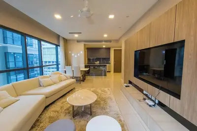 Image de Luxe Spacious 2br Condo Klcc 600mbps Full Furnish by La Gente Sdn Bhd