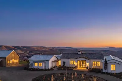 Image de Après Villa - Luxe family fun retreat by White Pass, Theater, Arcade, Ciderhouse