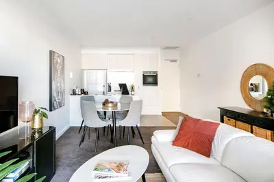 Image de Lux 2br on Hindmarsh-Pool/Gym/Wifi/Netflix/Carpark