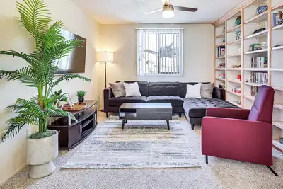 Image de Hike, Sip & Explore: Couple’s Retreat in Fallbrook