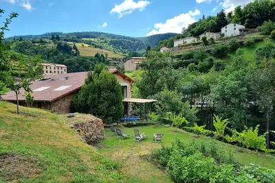 Image de Gîte charmant avec terrasse, billard, et animaux acceptés