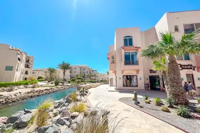 Image de Light & Airy Spacious Somabay Marina 3br with Sauna & Hot tub, Near Beaches