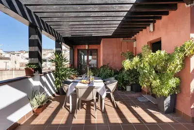 Image de Appartement 'Lovegranada Centro Ático Montalban' avec terrasse privée, Wi-Fi et climatisation