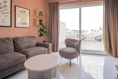 Image de Peaceful 2br Penthouse with Terrace Views & Beach